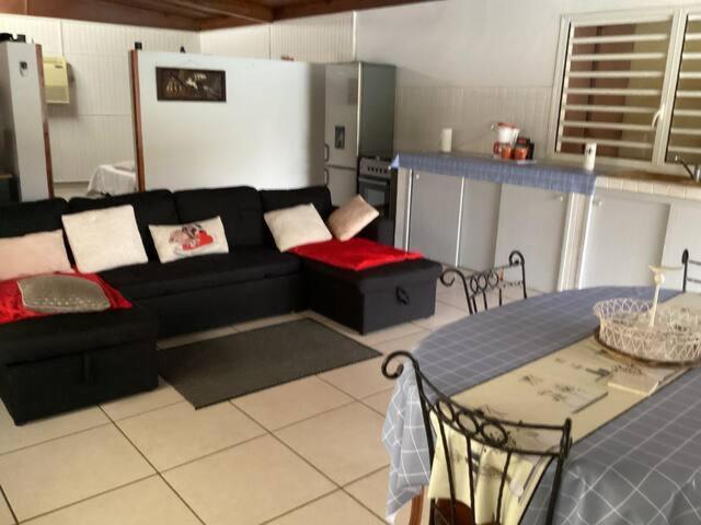 Appartement Dans Propriete Reposante Saint-Benoît Buitenkant foto